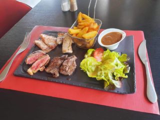 De quoi se compose notre assiette mixed grill ?👀

👉De bœuf
👉De canard
👉De dinde
👉De bacon grillé

#cotedopale #hotel #leflobart #boulognesurmer #pasdecalais #pasdecalais #leportel #brasserie #restaurant #echien #letouquet #hardelot #cotedopale