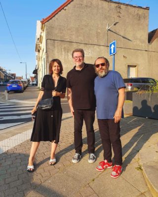 Souvenir de ces belles rencontres !📸

Merci à @patricktimsitoff et Valérie Bonneton pour leur gentillesse et leur accessibilité !

Nous avons hâte de voir le film. 😉 

#leportel #restaurant #brasserie #boulognesurmer #cotedopale #leflobart #film #tournage #rencontre #wimereux #letouquet