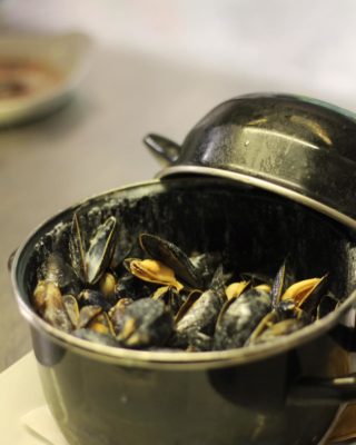 On se régale toujours avec nos moules frites 😋 

#cotedopale #hotel #leflobart #boulognesurmer #pasdecalais #pasdecalais #leportel #restaurant #echien #letouquet #hardelot #cotedopale #moules #moulesfrites